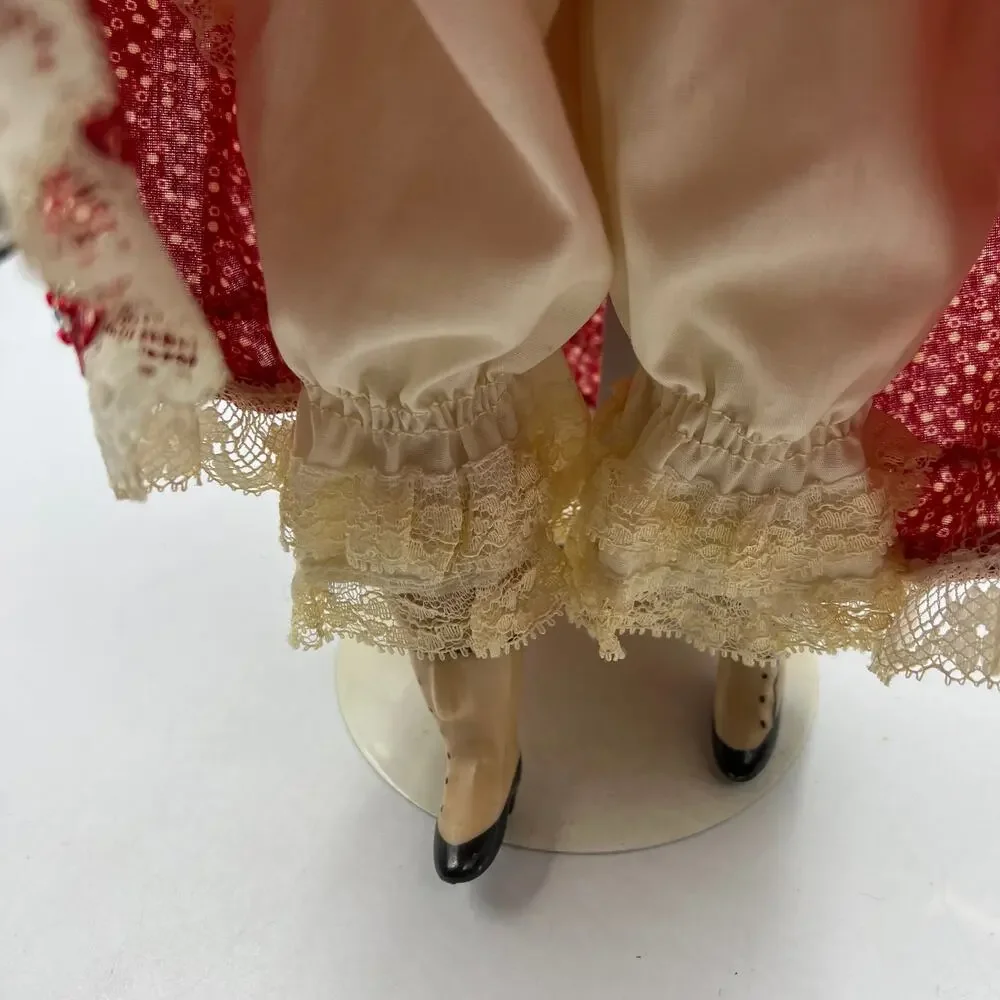 Vintage porcelain collectors